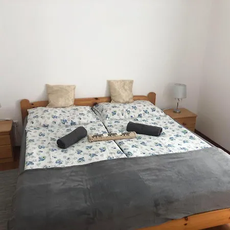 Szabo Vendeghaz Holiday home Zamardi